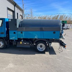 Combiné hydrocureur grande capacité 3.5T - Fuso Canter - Cuve 2300L - Débit 90 L/min à 175 bars à 37 L/min à 400 bars