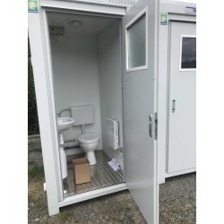 Bloc sanitaire gamme économique - 1 WC avec chasse d'eau, ventilateur, chauffage et lavabo