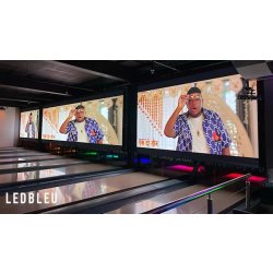 Grand écran intérieur pour bowling casino SUR MESURE à dalle LED