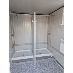 Bungalow sanitaire de chantier DX, avec 2 lavabos, 2 douches, 1 urinoir et 2 wc à l'anglaise - Jusqu'à 12-20 personnes