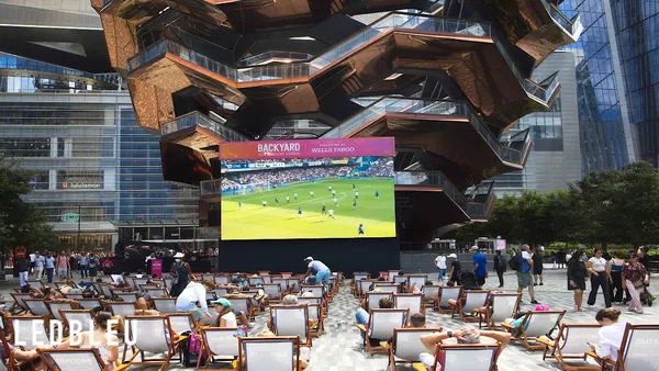 Ecran d'intérieur à dalle LED OVNI pour bar et restaurant -SMD Pixel fin - Pitch de 1,25 mm, 1,56 mm et 1,88 mm_6