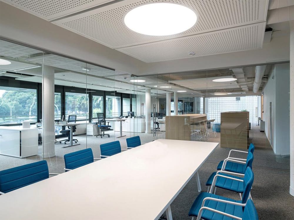 Siège d'accueil Miss - Ligne dynamique et raffinée avec options polyvalentes_6