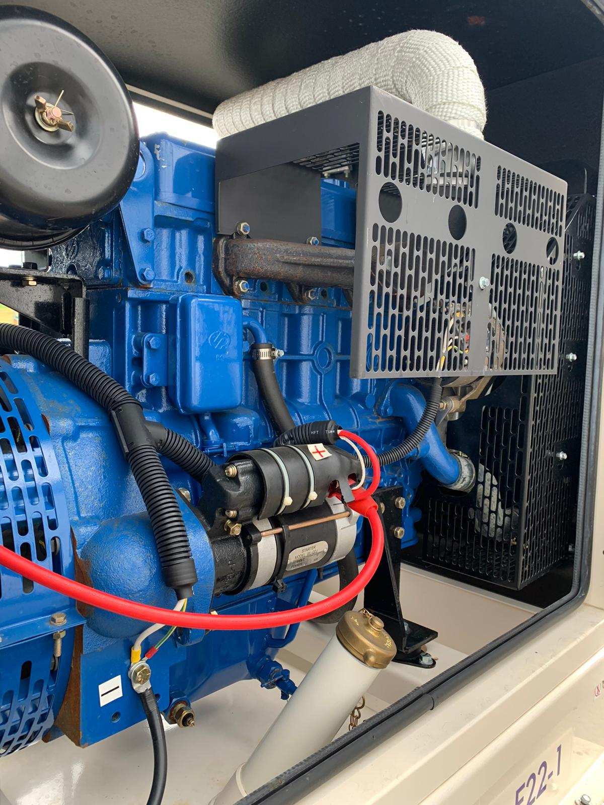 Groupe électrogène FG WILSON avec capote insonorisé neuf - F22 - 22 KVA_6