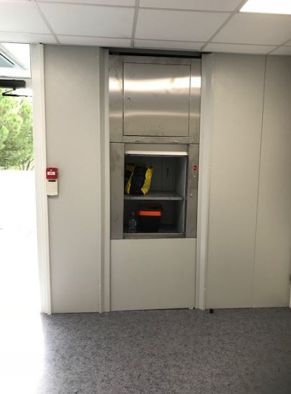 Monte plat pour les petites charges jusqu'à 100 kg idéal pour les restaurants, les hôtels ou les pharmacies_6