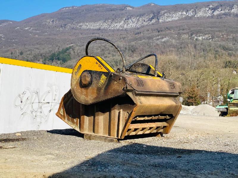 MB BF120.4 S4 Godet concasseur pour pelle de 30T à 45T_6