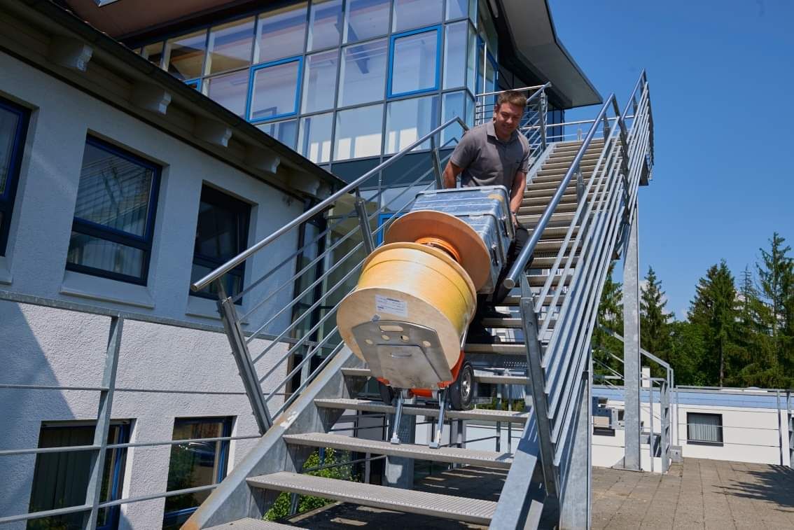Diable électrique 160 kg pour mobilier de bureau - CARGOMASTER C160 - aluminium, monte escalier avec roues increvables_6