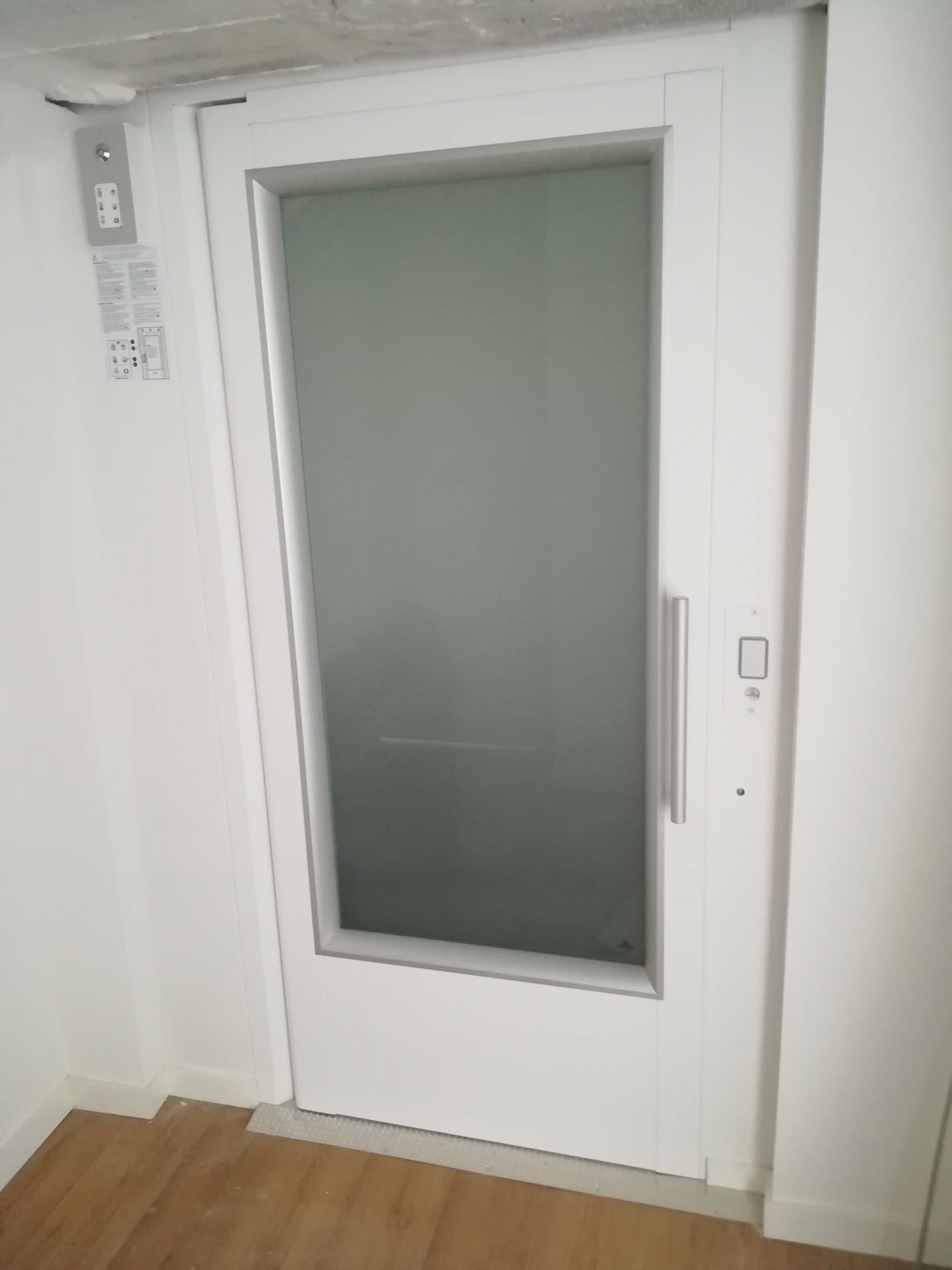 Miniascenseur / plateforme élévatrice aritco a4000_6