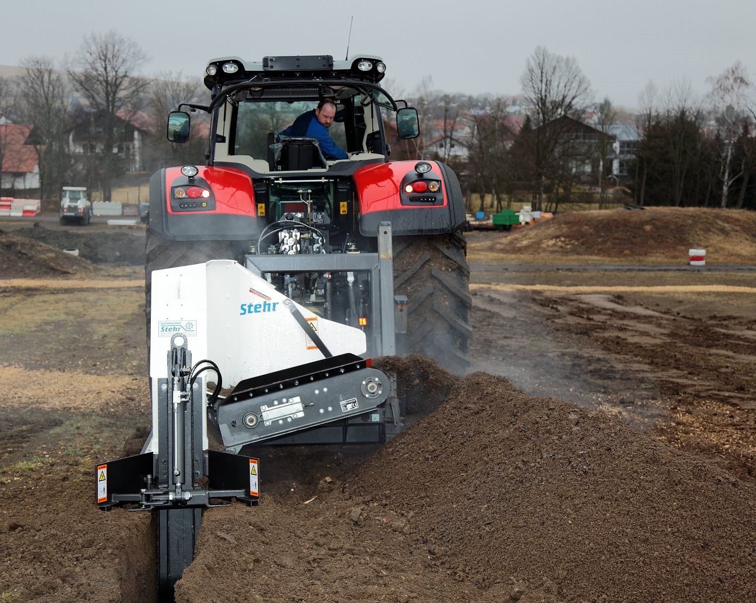 Trancheuse  conçue pour le creusement rapide de tranchées pour les lignes électriques, les câbles de fibre optique -  SGF 800L STEHR_6