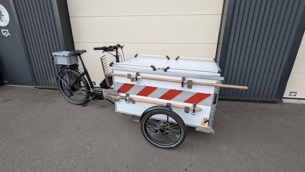 Triporteur ergonomique, robuste et innovant pour l'entretien des voiries, parcs et jardins_6