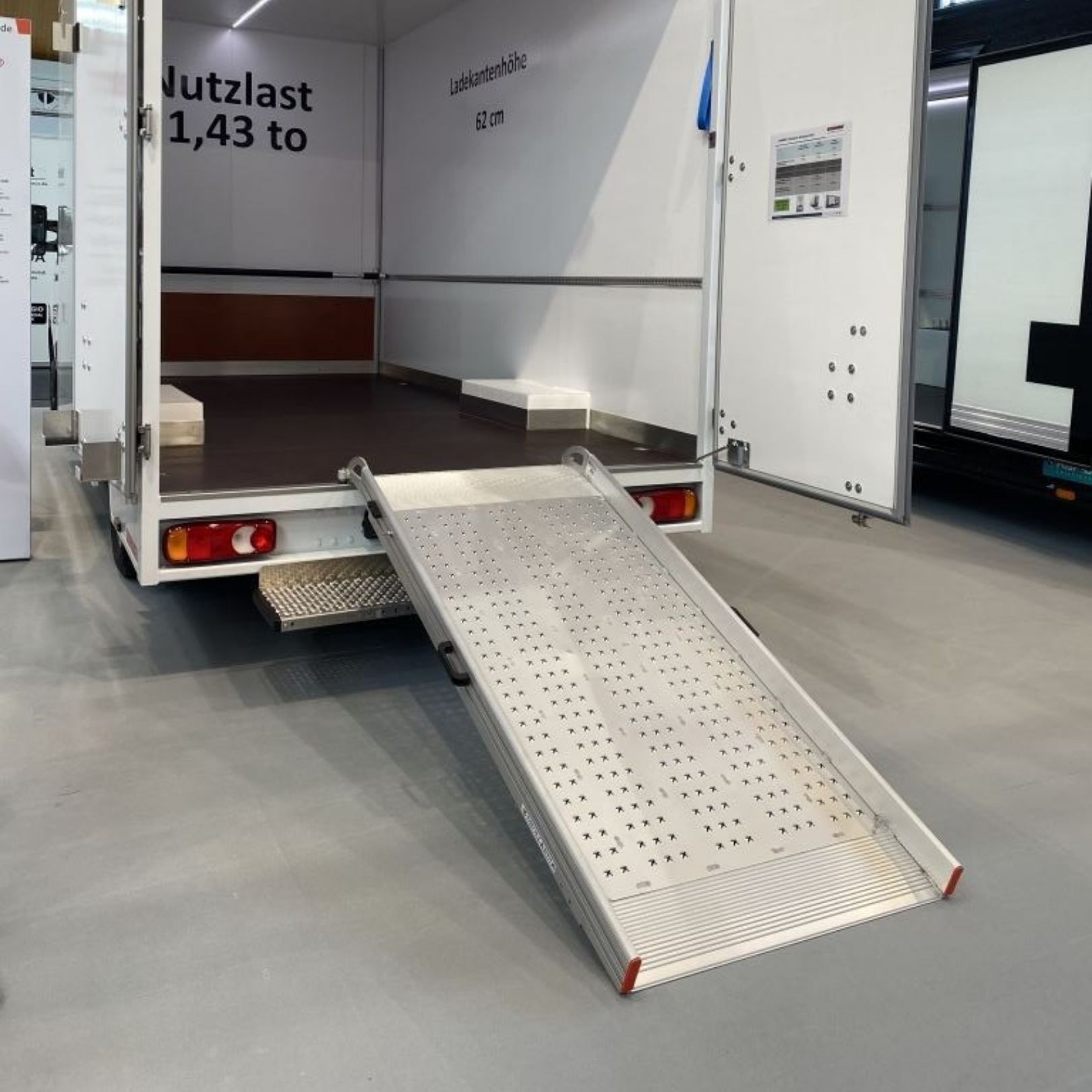 Rampe légère, amovible et portable - Sans fixation - jusqu'à 400 kg - DH-AI01 / AI02_6