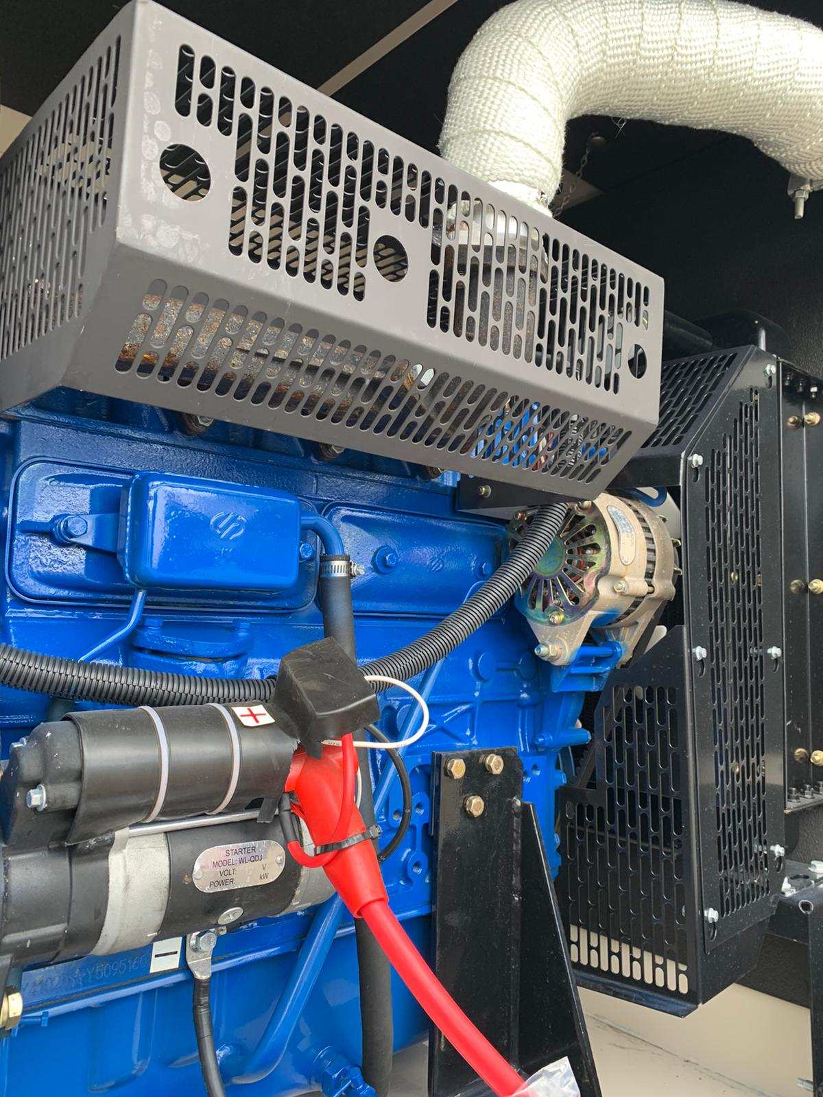 Groupe électrogène d'occasion avec capote neuf de déstockage - FG WILSON - 35 KVA -  F35-1_6