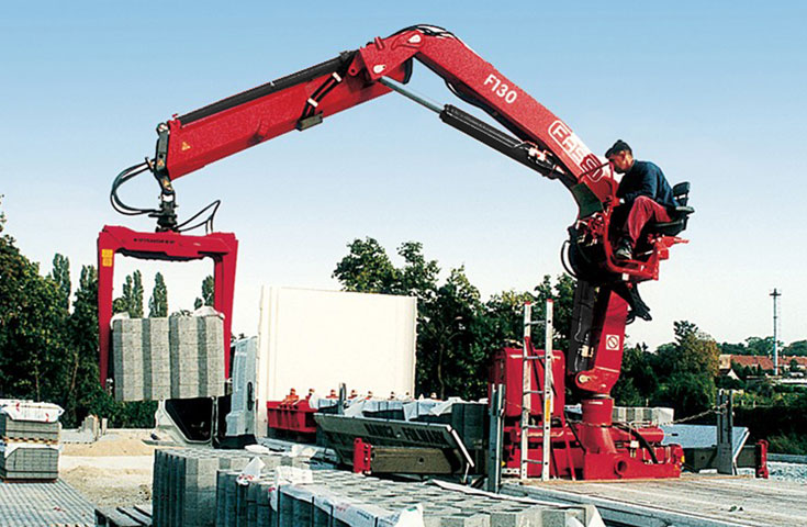 Grue auxiliaire Fassi F135A Active - 13,0 tm - 16,75 m avec jib - Rotation 490°_6