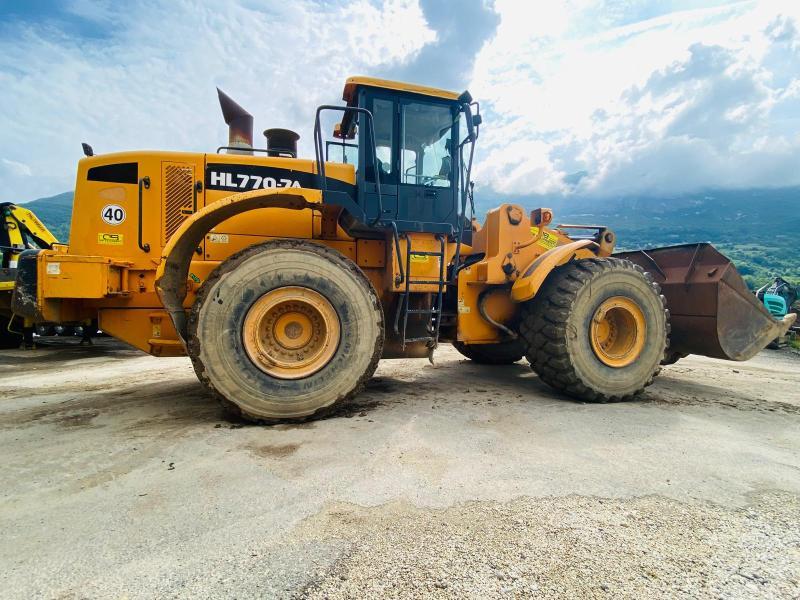 HYUNDAI Chargeuse articulé HL770-7A 23T_6