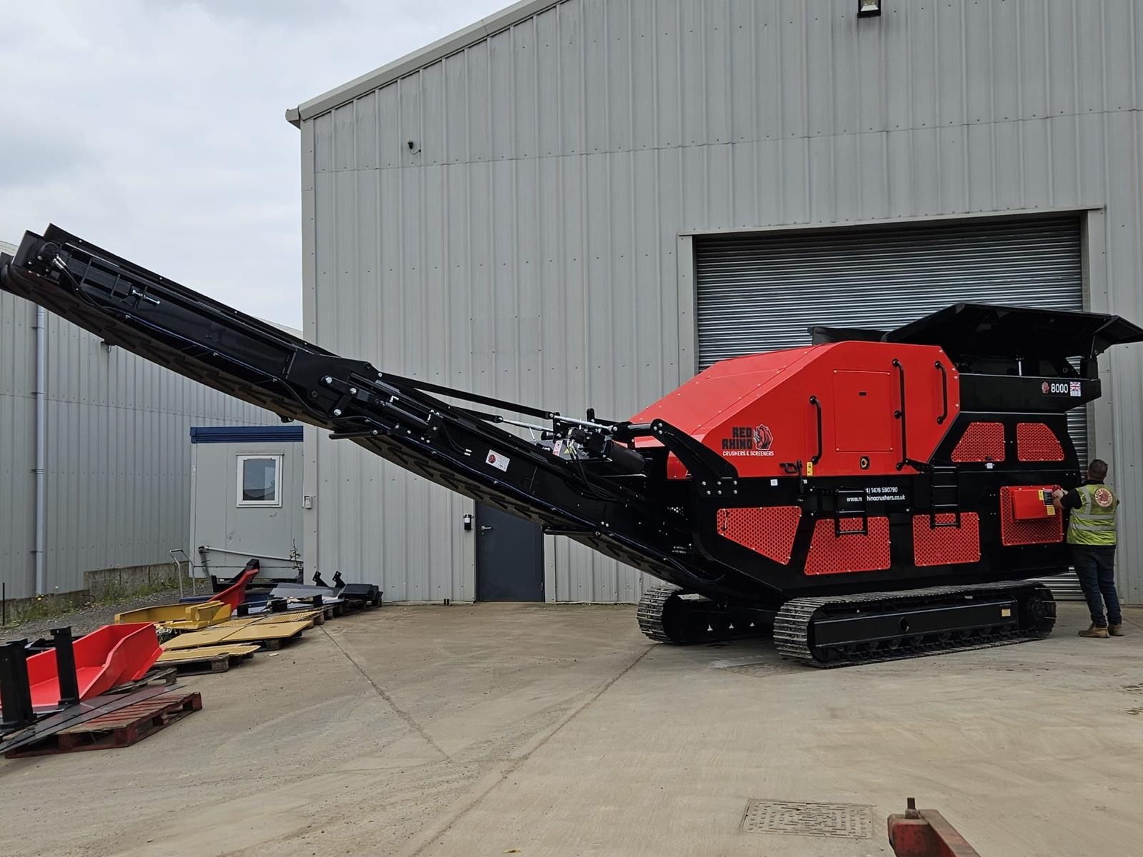 Concasseur  à mâchoires avec trémie vibrante hydraulique - 8000 RED RHINO_6