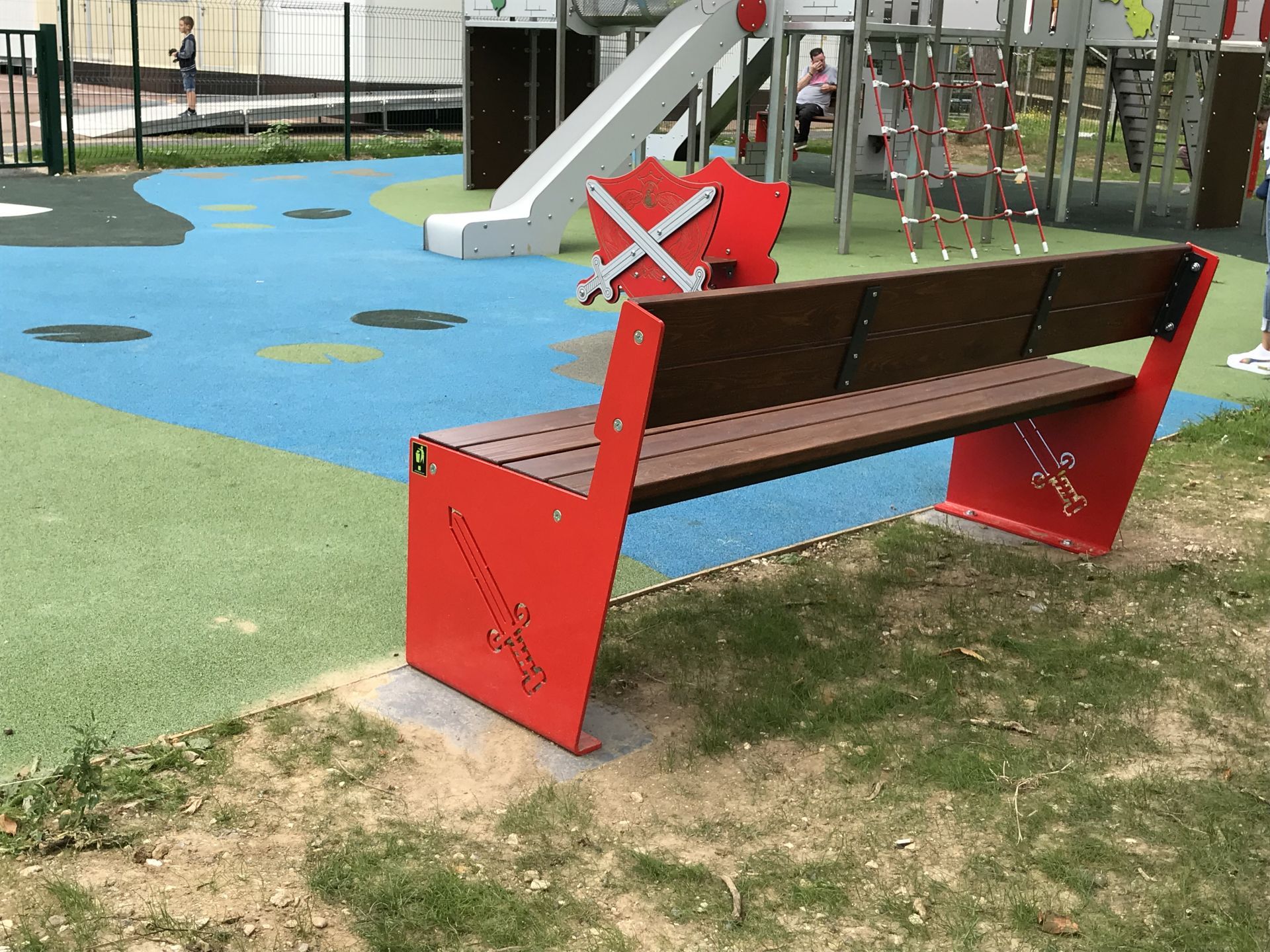 Banc extérieur robuste en mélèze et acier thermolaqué