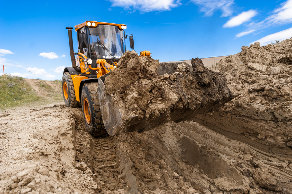 Chargeuse 13,4t Venieri 13.63B - Capacité du godet 2,7 à 3,5 m3 - Moteur Deutz 184 CV_6