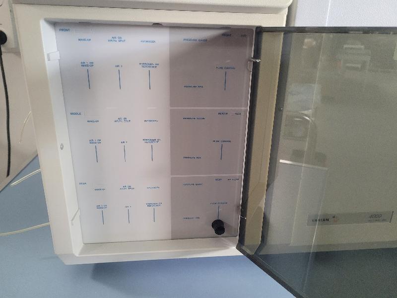 Chromatographe en Phase Gazeuse Varian 4000 GC/MS/MS_6