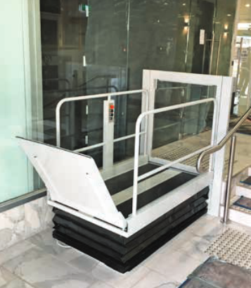 Plateforme élévatrice verticale  pour le  transport des passagers  et des fauteuils roulants jusqu'à 1300 centimètres - en Bretagne et à Nantes - LIFTBOY_6