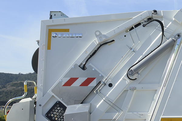 Bennes à Ordures Ménagères - TITANEO - Grande capacité et structure renforcée pour usage intensif_6