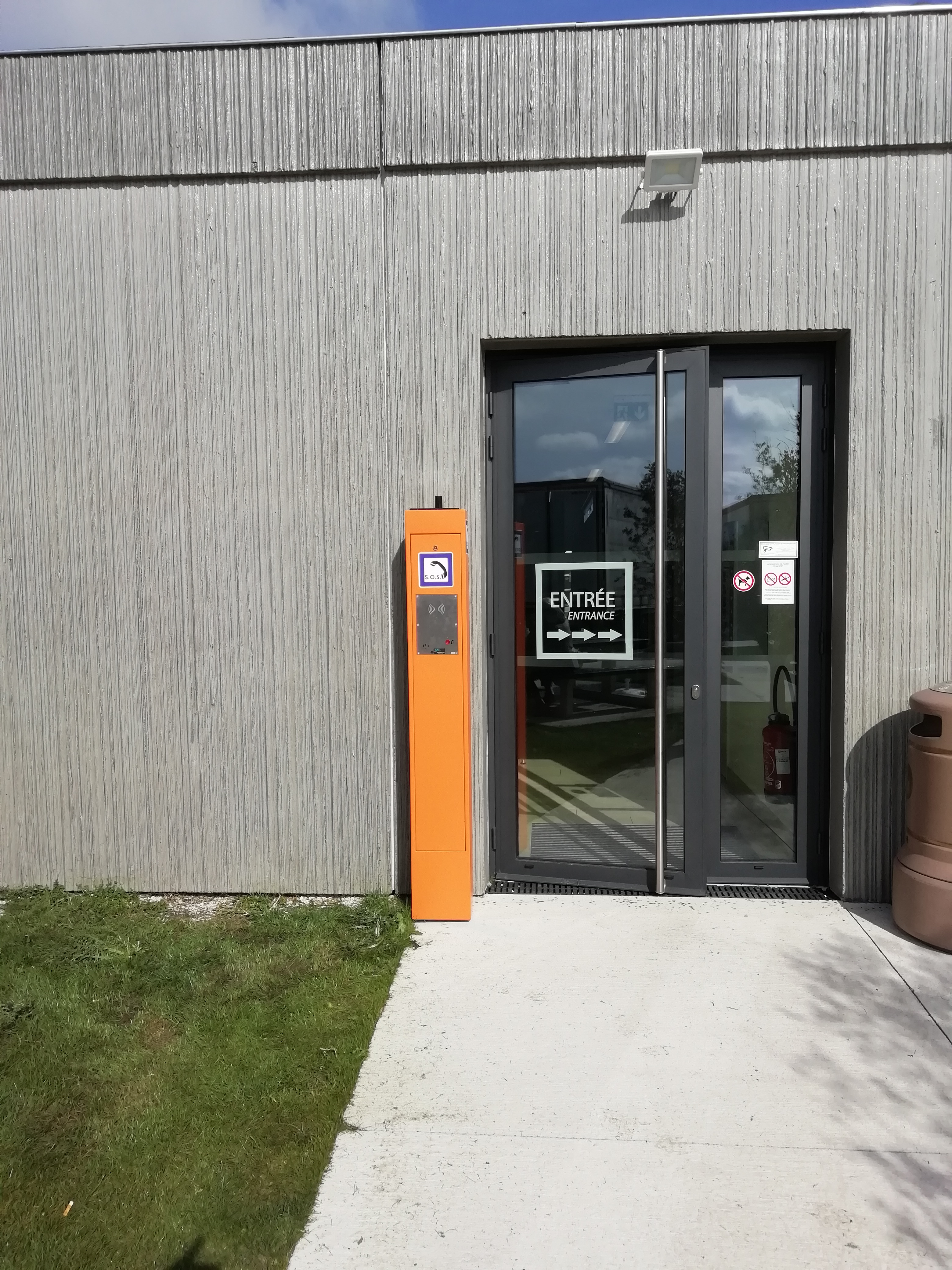 Borne SOS GSM anti appels intempestifs - jusqu'à 4 numéros - robuste et adaptée PMR_6