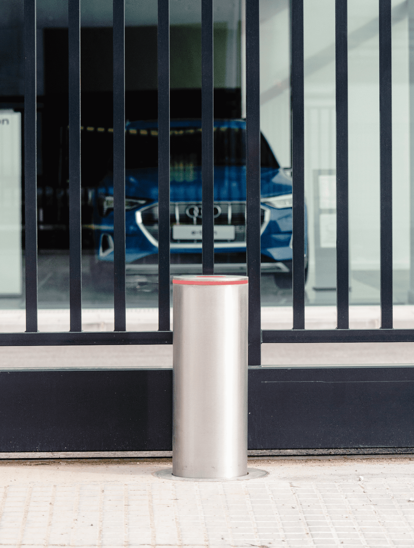 Borne télescopique automatique conçue pour contrôler les accès sur la voie publique et dans les copropriétés, entreprises - h6008_6