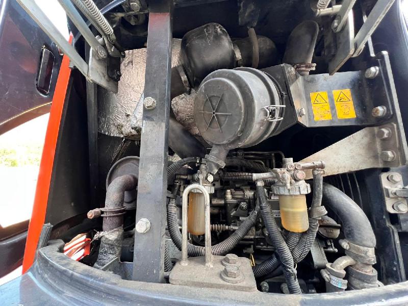 HITACHI zx26u-5a mini pelle 2,7t_6