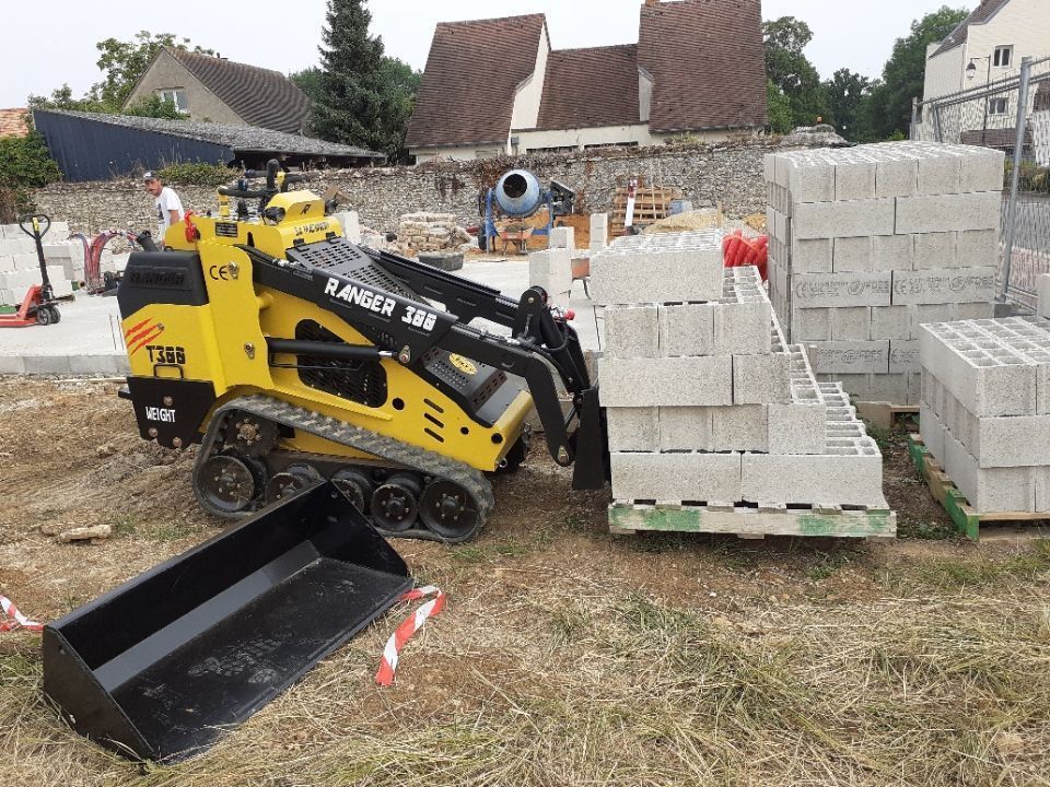 Chargeuse sur chenilles RANGER 300T pour sécurité et stabilité