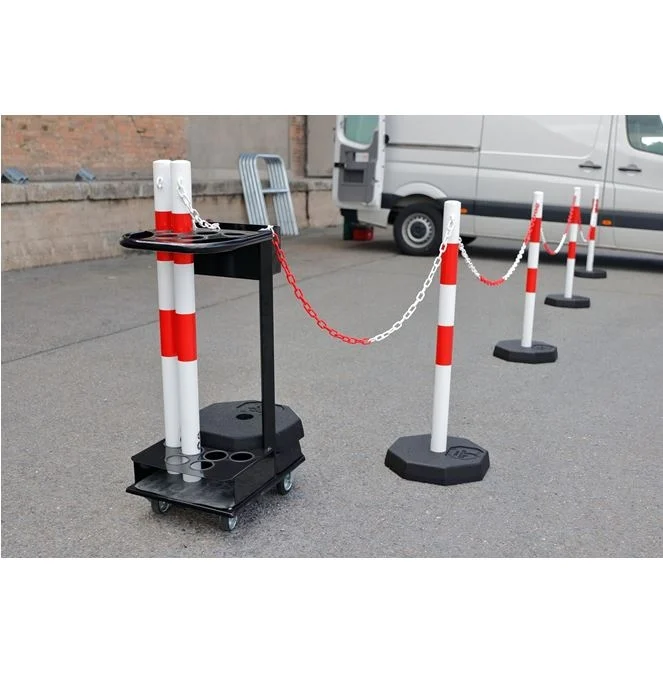 Chariot avec 6 poteaux rouges et blancs_6