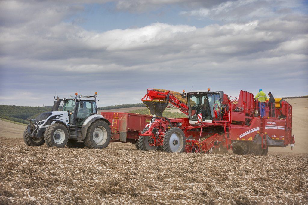Récolteuse automotrice Varitron 220 Platinum Terra Trac - 2 rangs - Grimme France - vitesse jusqu'à 25 km/h - moteur 160/354 kW/CV_6