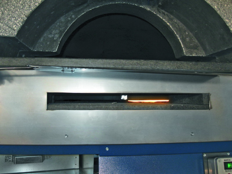 Four à pizza compact pour restaurant et hôtel-restaurant