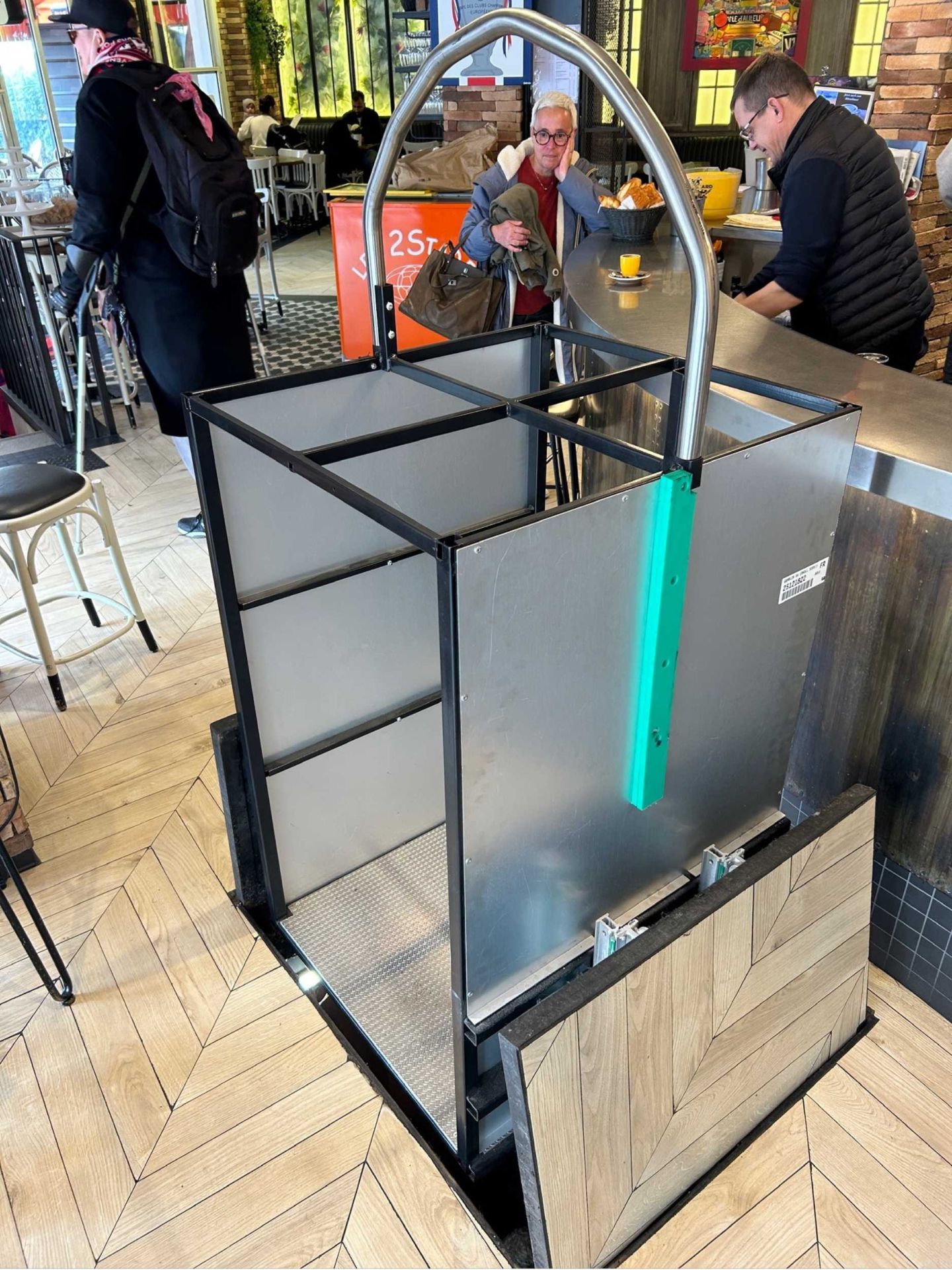 Monte-fût pour brasserie - trappe embarquée ou deux vantaux - 300 kg - DH-VZB_6