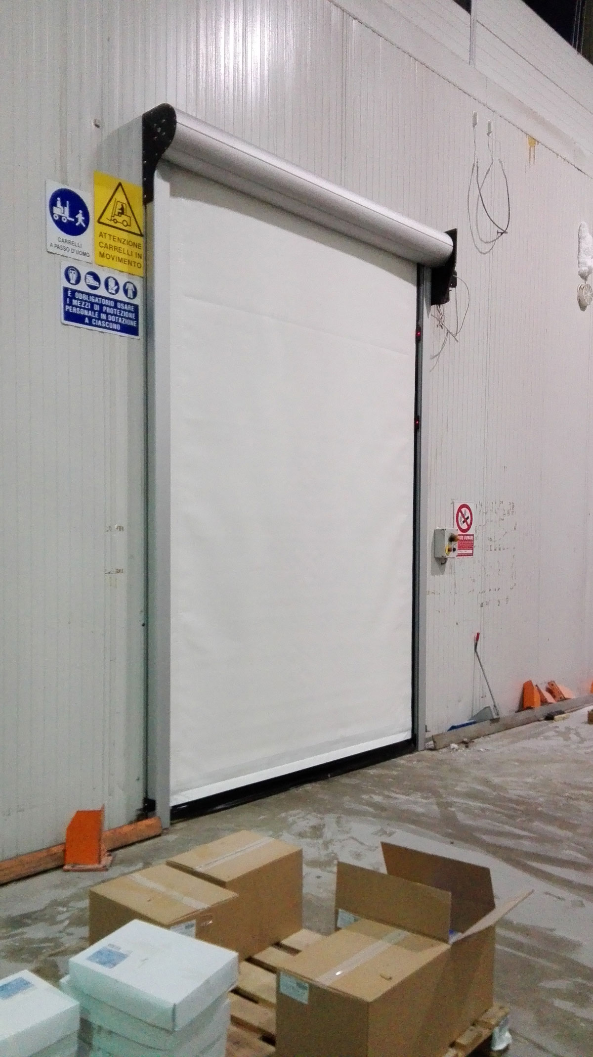 Porte rapide industrielle modulaire et esthétique - ZipGO Alumina - structure en aluminium extrudé pour installation facile_6