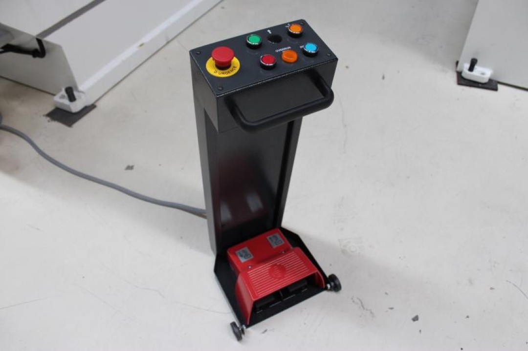 Presse plieuse hydraulique conventionnelle ADFORM - APH - Gamme de 1250 mm à 4100 mm - Puissance de 40T à 300T_6