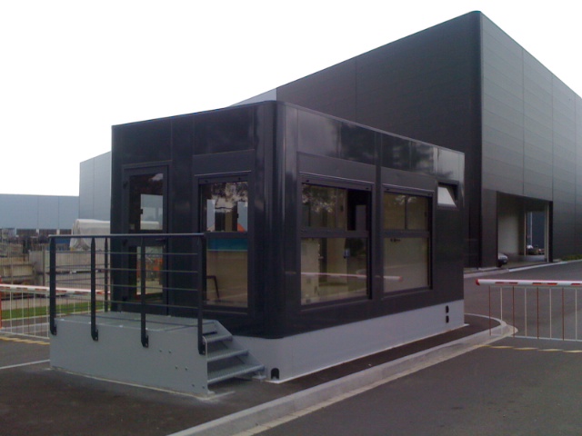 Construction  modulaire  robuste et confortable, déplaçable et réutilisable pour cabine d'atelier - MODULO SOLUTIONS_6