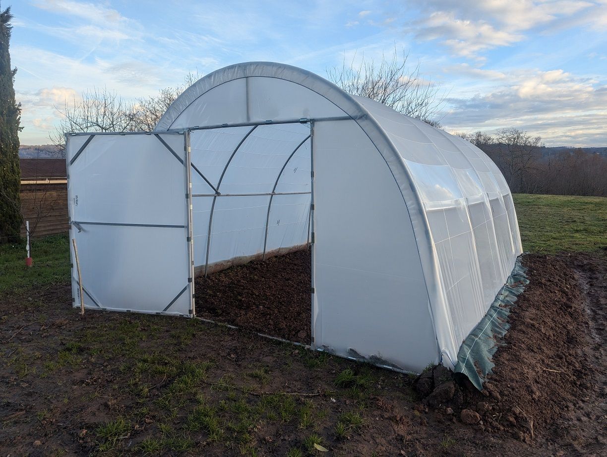 Serre de jardin modèle tubulaire à porte battante ou coulissante_6