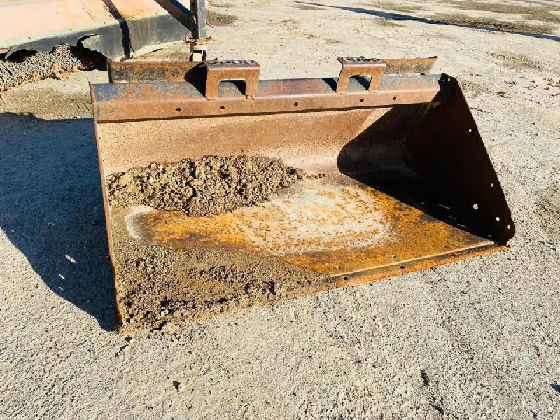 BOBCAT s100 mini chargeuse sur pneu (avec accessoires)_6