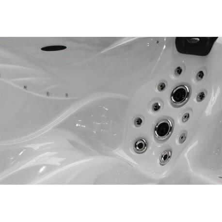 Spa-jacuzzi 3 places avec pompe de filtration Energy Efficient