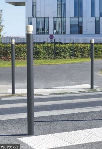 Potelet haute visibilité peint sur zinc - Tube acier Ø60, 76, 102 et 114 mm - Cinq pommeaux au choix - Fixation par scellement direct_6