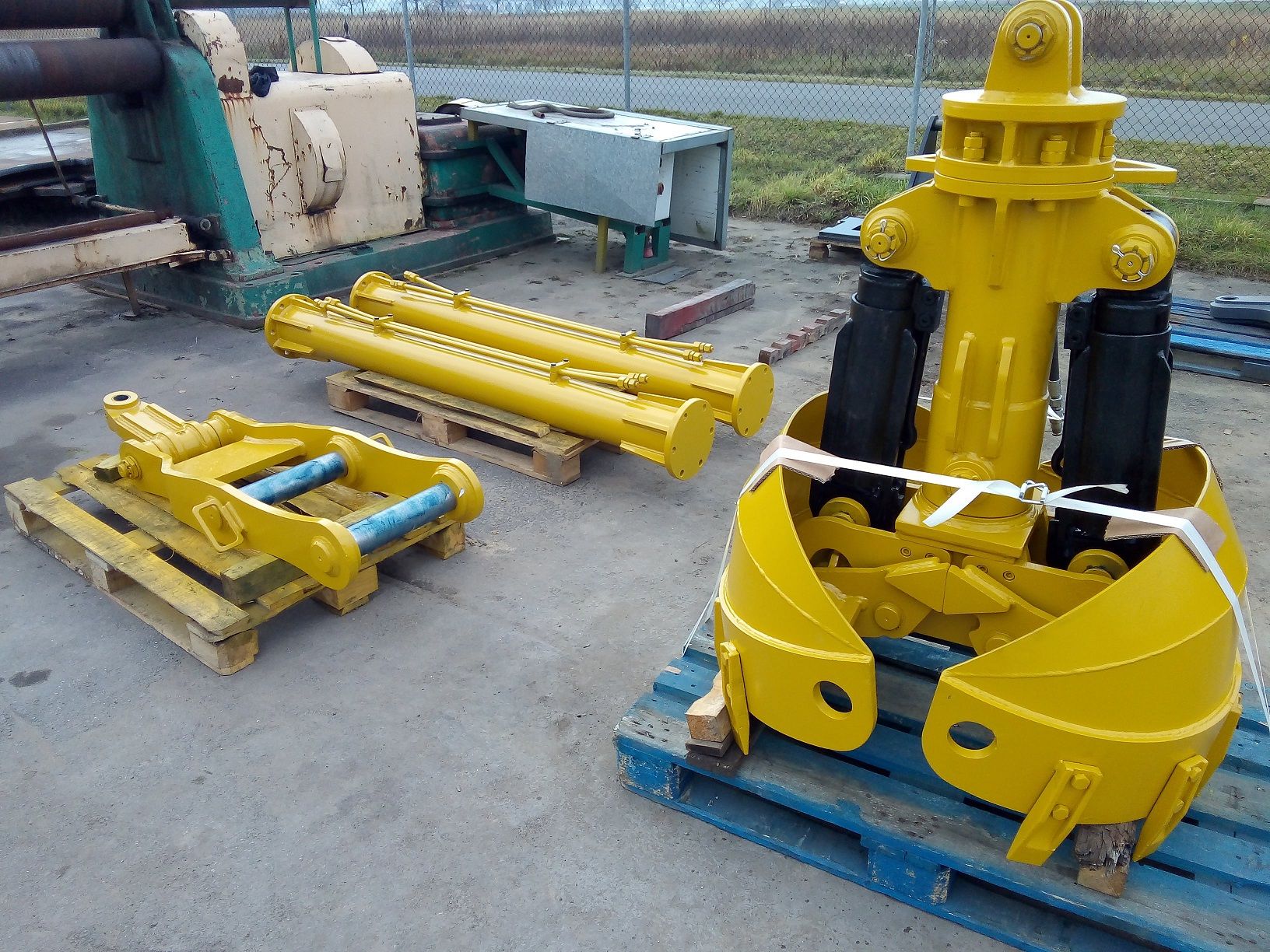 Benne preneuse adaptée aux grues et pelles