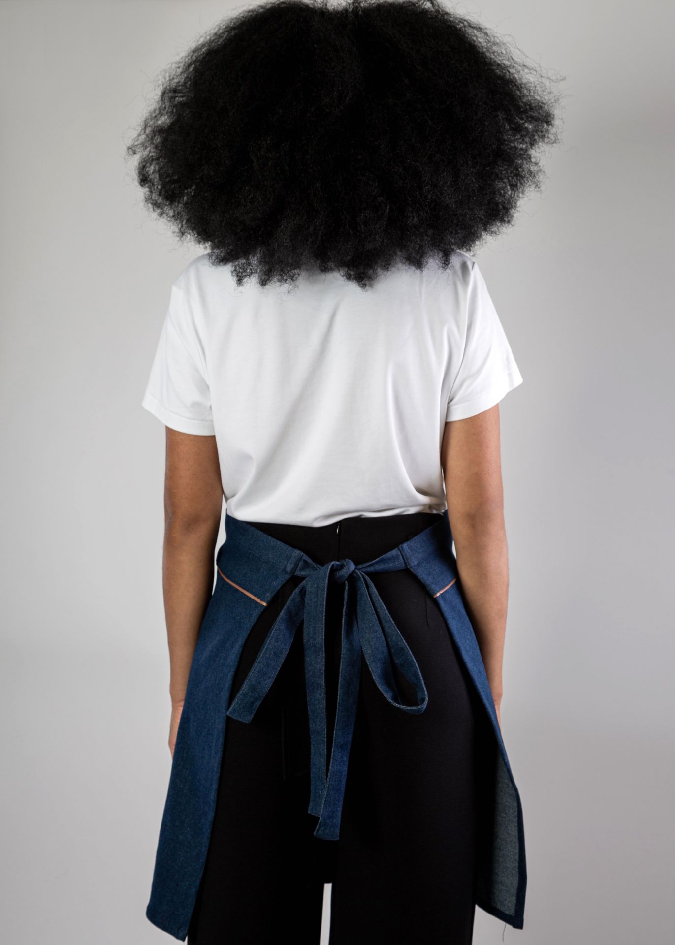 Tablier court en denim - modèle Hyères avec détails simili-cuir ou cuir - Made in France_6