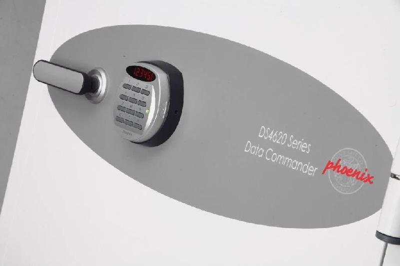 Armoire forte ignifuge - 2 H - 2 étagères 5 plateaux multimedia - PHOENIX DATA COMMANDER DS4622 - Empreinte digitale_6