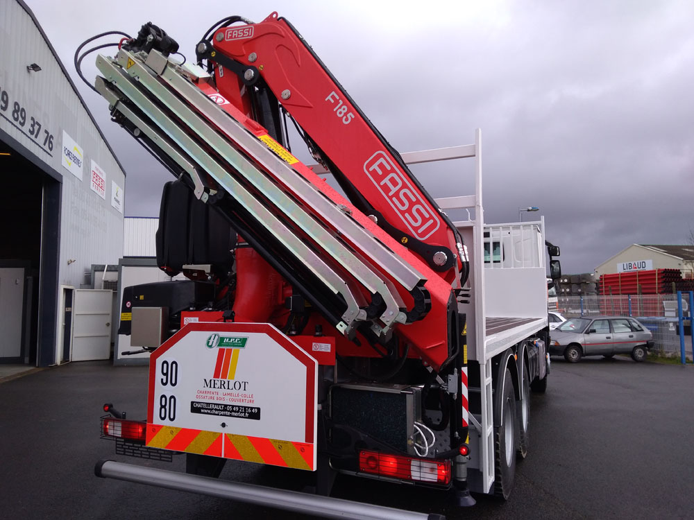 Grue de portée 13 à 38 t/m pour porteur, tracteur, remorque  - hpc_6