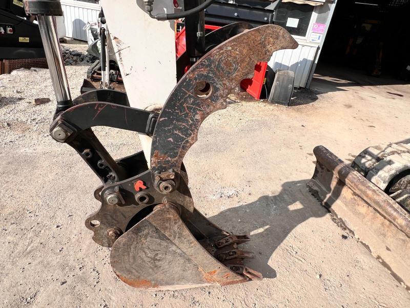 Bobcat 442B Pelle 7,5T avec pouce hydraulique_6