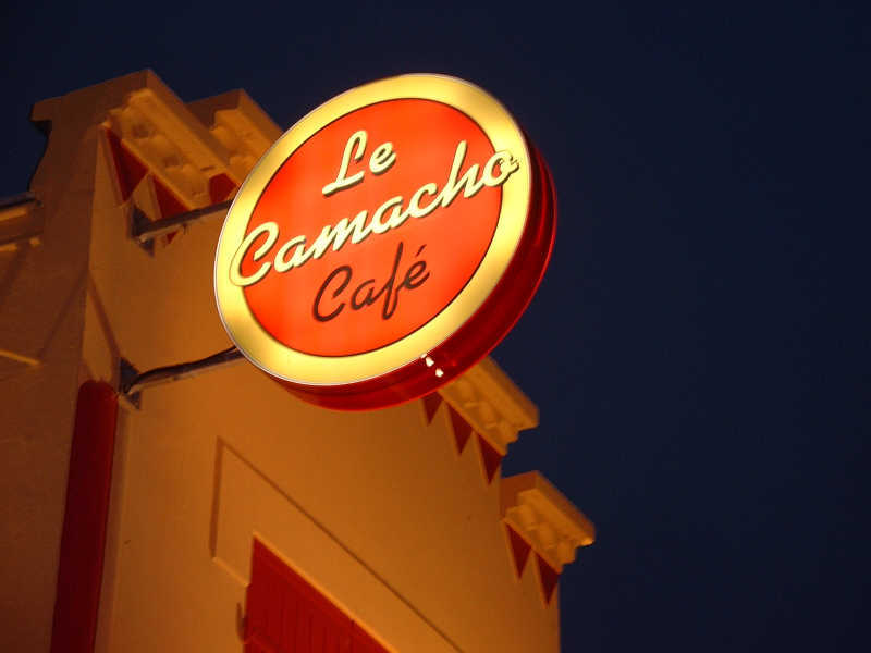 Panneaux de façade sur mesure, pour une identification immédiate de votre marque, métier ou savoir faire - Ouest Enseigne_6