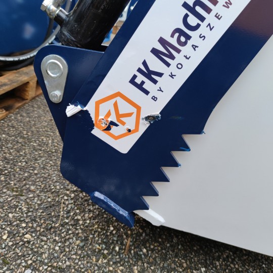 Godet 4 en 1 pour mini chargeuse ou petit engin_6