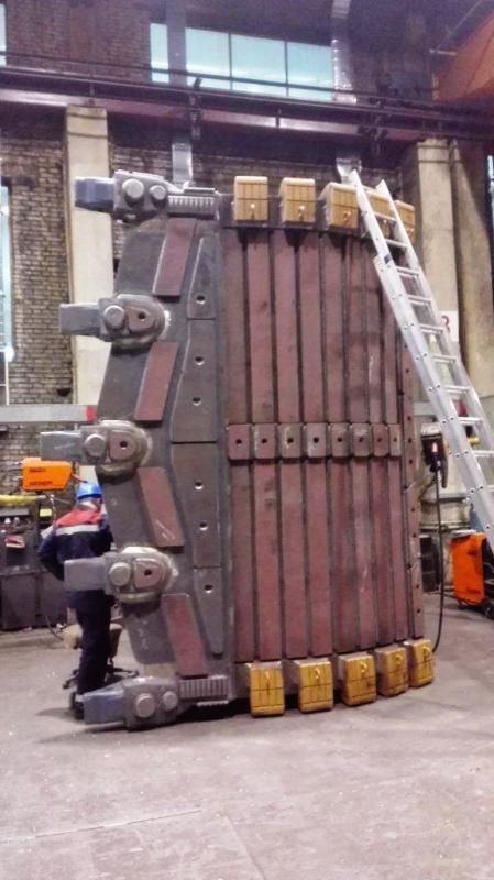 Godet rétro pour pelle Hitachi EX3600 - capacité jusqu'à plus de 40m3_6