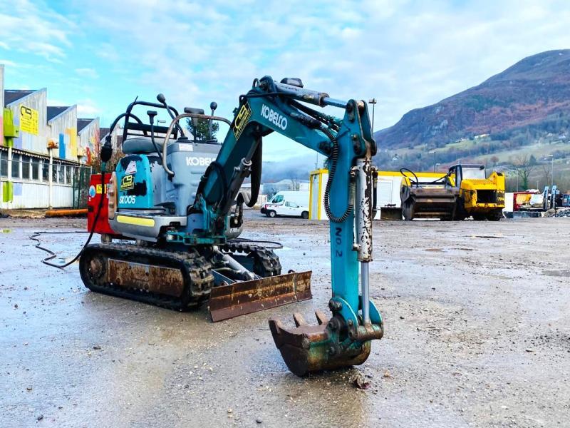 KOBELCO Mini pelle électrique SK007_6