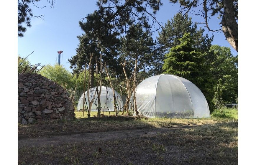 Serre de jardin octogonale pour  un espace de culture différent (10,43 m2) avec Ventilation par la pose d'un filet sur la porte- IGLOO avec ou sans tablette_6