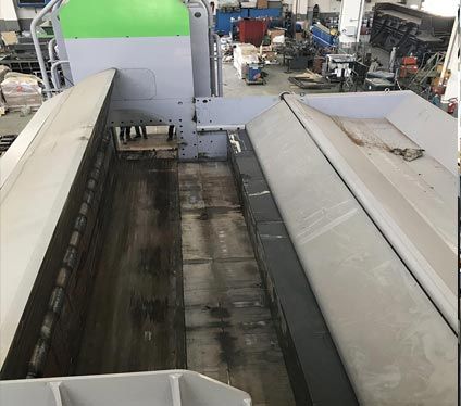 Presse Idromec SL avec couvercle principal à angle supérieur à 90°