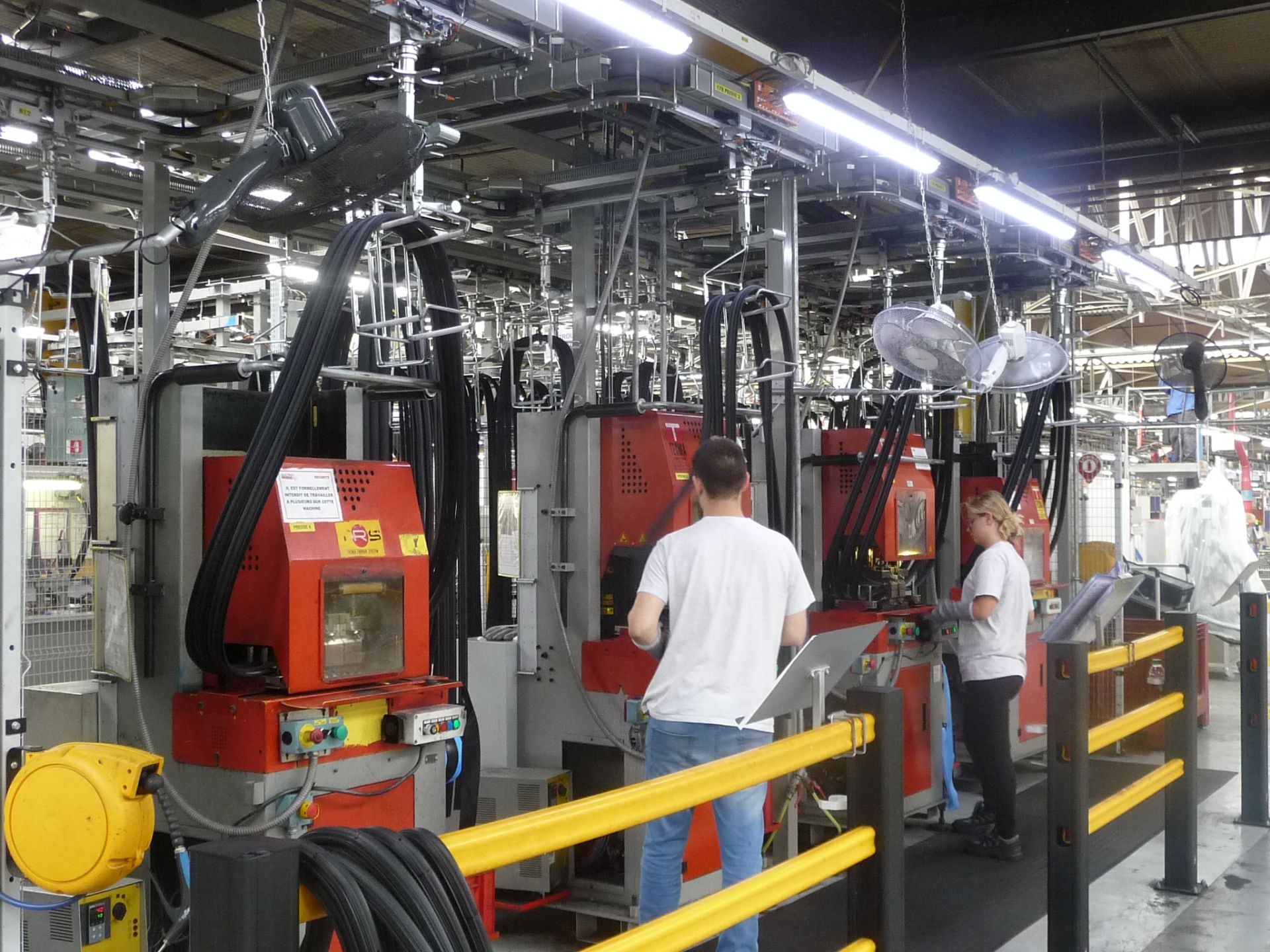 Convoyeur aérien birail à chaîne motorisé pour l?accumulation de charges - BOREAL_6